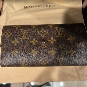 LV wallet….. excellent condition